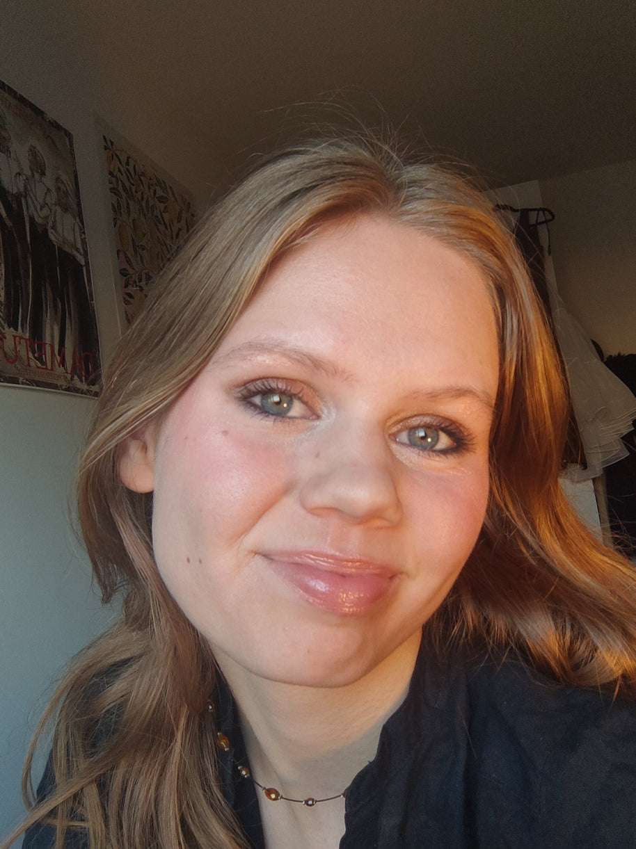 Creamy Highlighter Pearl - Vegan & Natural, Paraben - Free, Made in EU - Lilia Copenhagen CVR 43267442