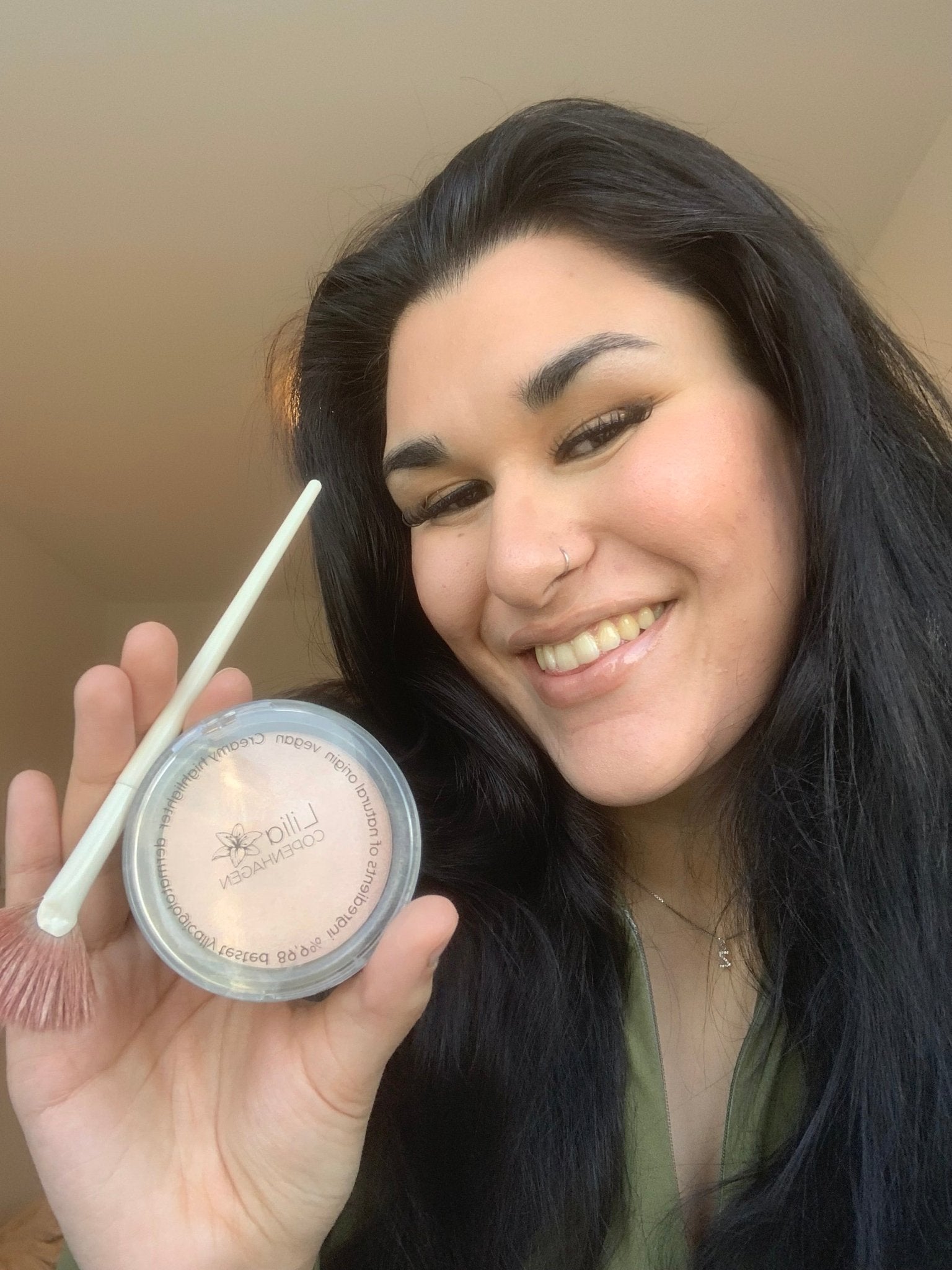 Creamy Highlighter Hazel - Vegan & Natural, Paraben - Free, Made in EU - Lilia Copenhagen CVR 43267442