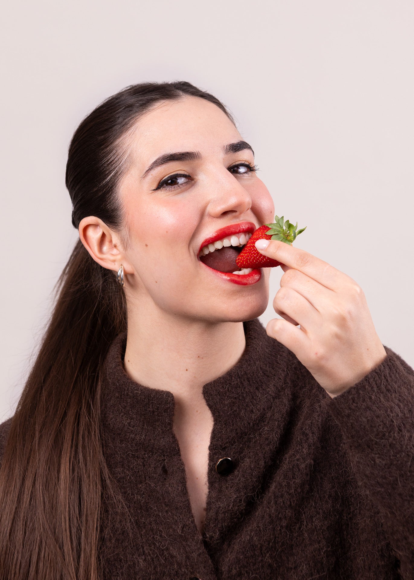 Water Lip Tint Strawberry - Long - Lasting, Vegan & Natural, Made in EU - Lilia Copenhagen CVR 43267442