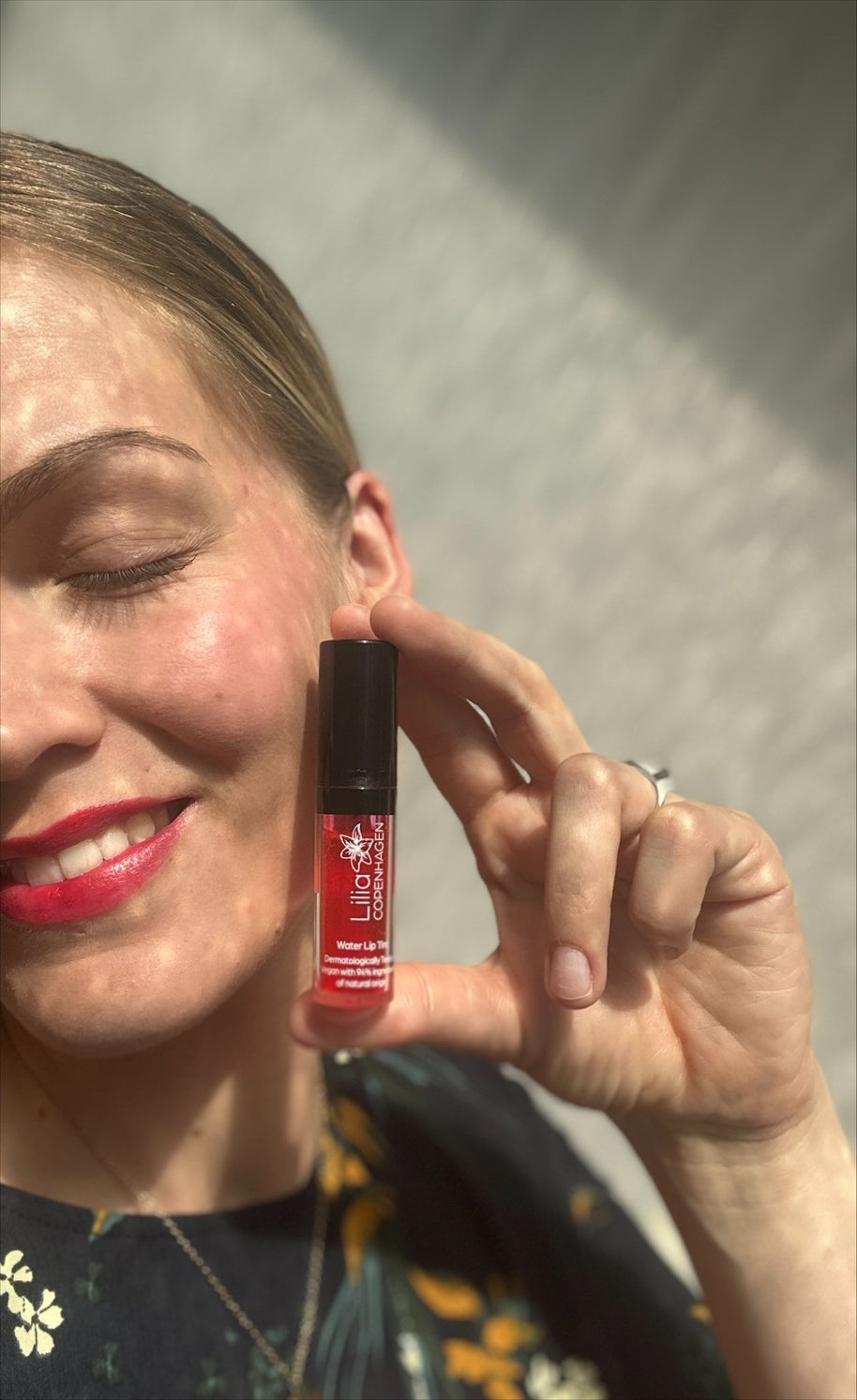 Water Lip Tint Pomegranate - Long - Lasting, Vegan & Natural, Made in EU - Lilia Copenhagen CVR 43267442